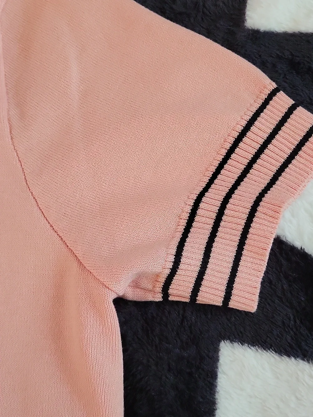 Prada Pink Logo Short-Sleeve Knit Top 20 Across 21 Up & down - Picture 3 of 12